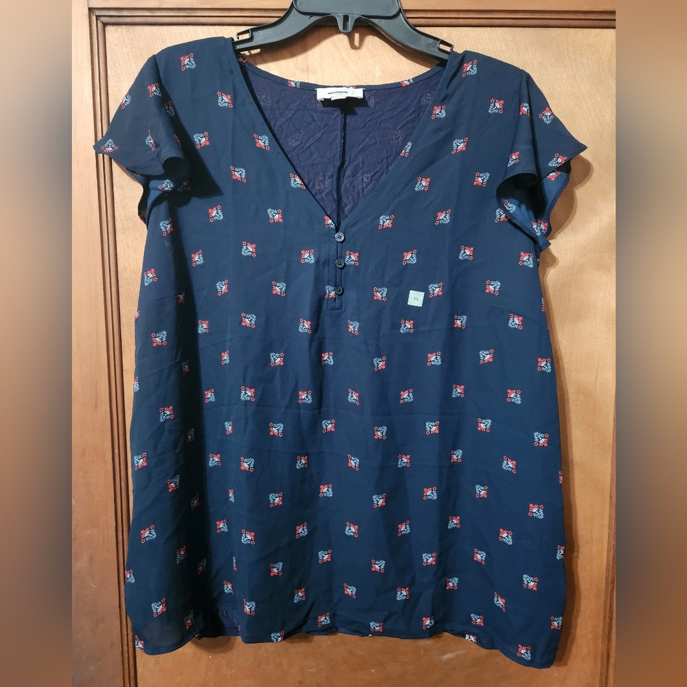 NEW! LOFT Outlet V-neck Patterned top, XL